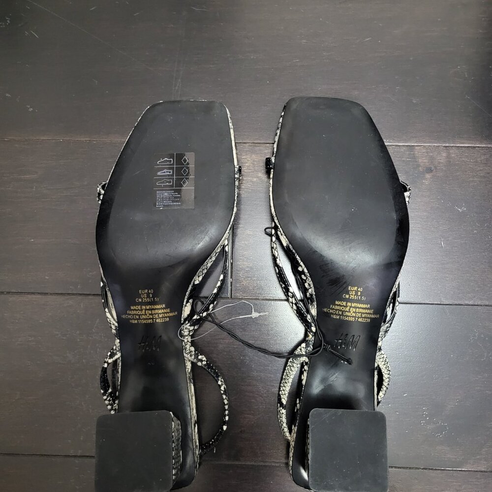 Square Block Shoes - Picture 2 of 4